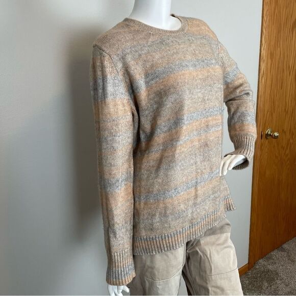 6397- Wool Blend Gray and Tan Crewneck Sweater Size Medium - Picture 4 of 8